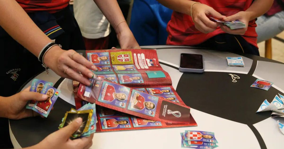 Golpe usa álbum da Copa de 2026 como isca nas redes sociais