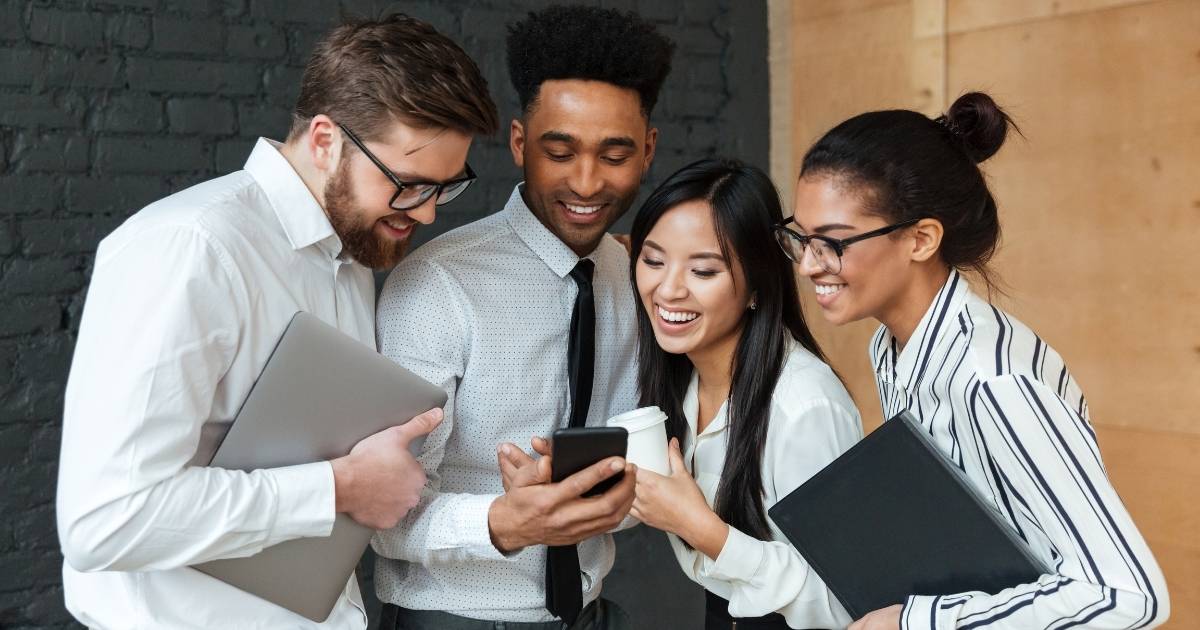 Jovens ocupam quase todas as 112 mil vagas de emprego abertas em janeiro