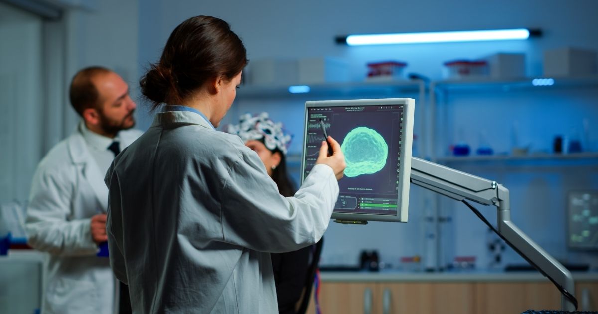 Médicos usam IA durante cirurgia para auxiliar na retirada de tumor cerebral